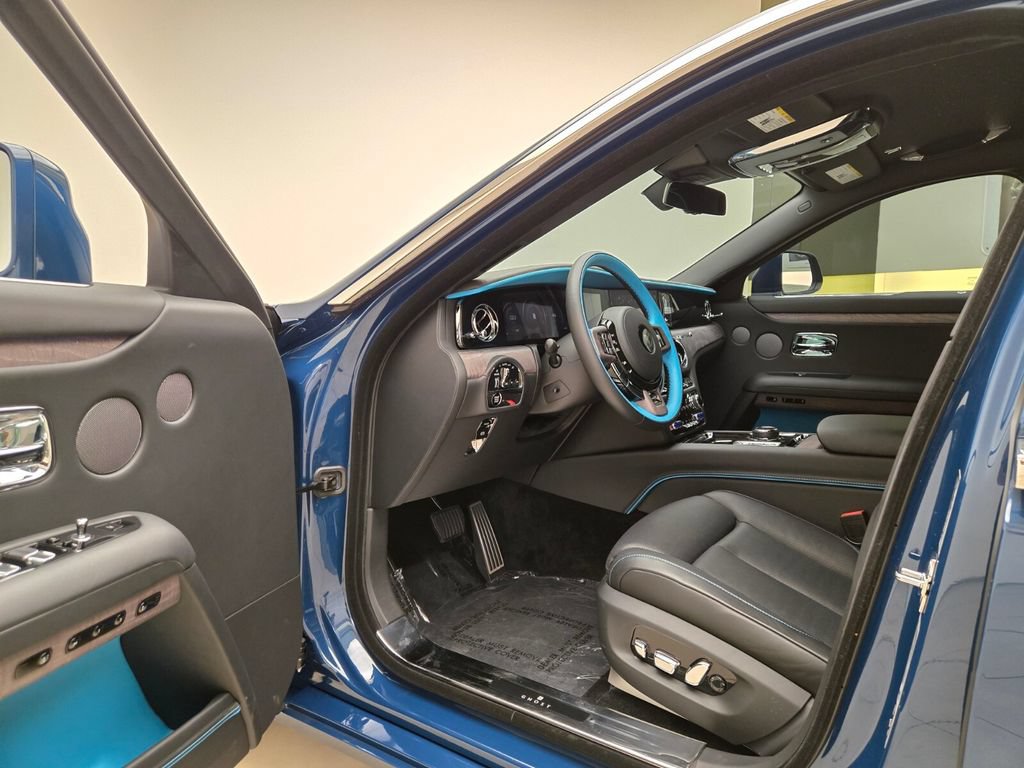 Certified 2025 Rolls-Royce Ghost AWD/4WD image 12