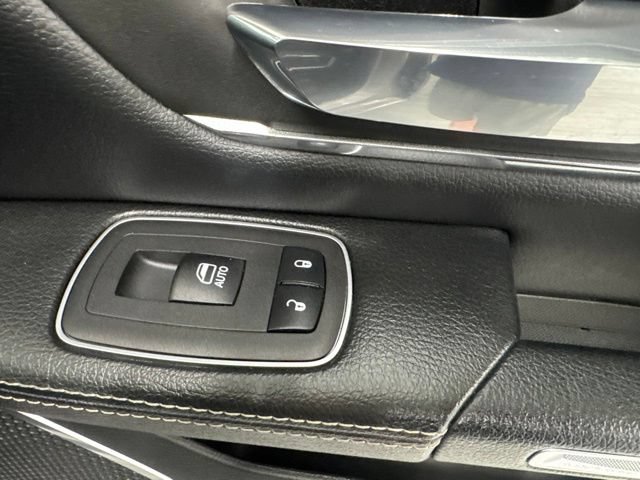 Used 2019 RAM 1500 Laramie AWD/4WD image 25