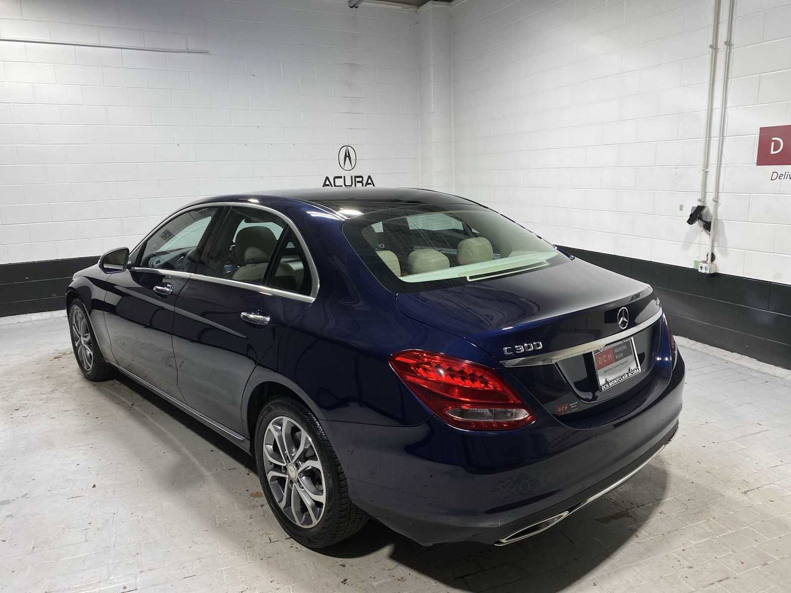 Used 2016 Mercedes-Benz C 300 4MATIC Sedan image 4