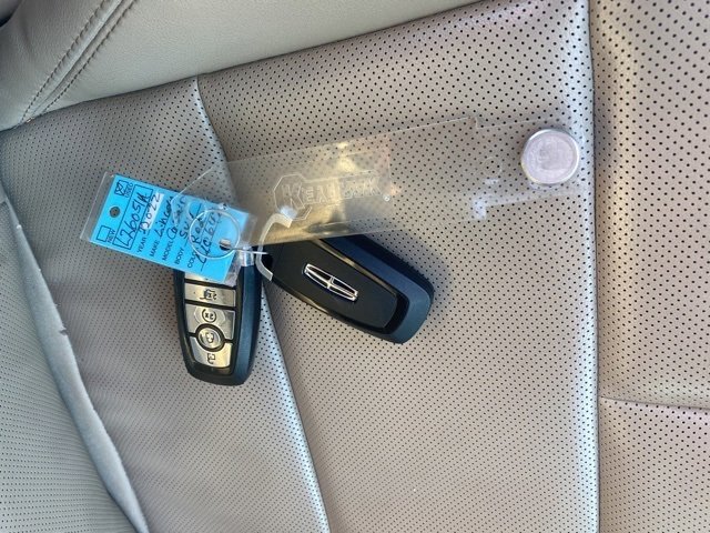 Used 2022 Lincoln Corsair AWD w/ Equipment Group 101A image 9