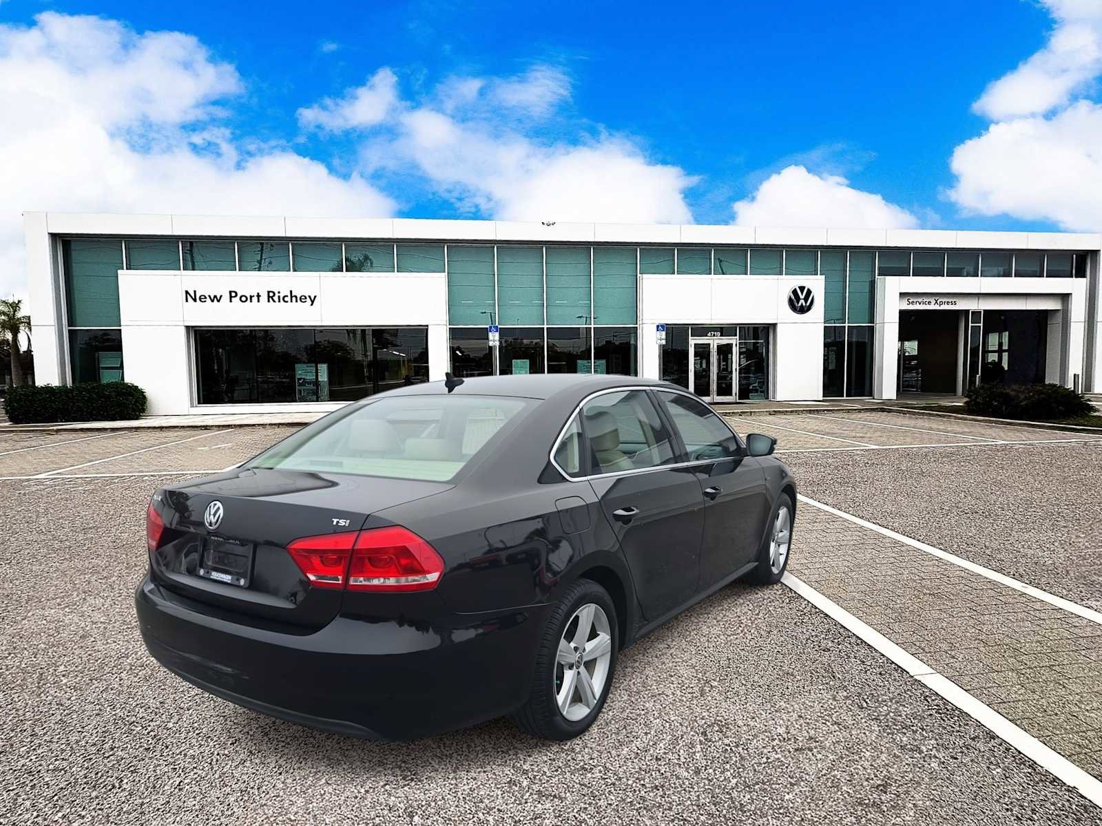 Used 2015 Volkswagen Passat 1.8T Limited Edition image 8