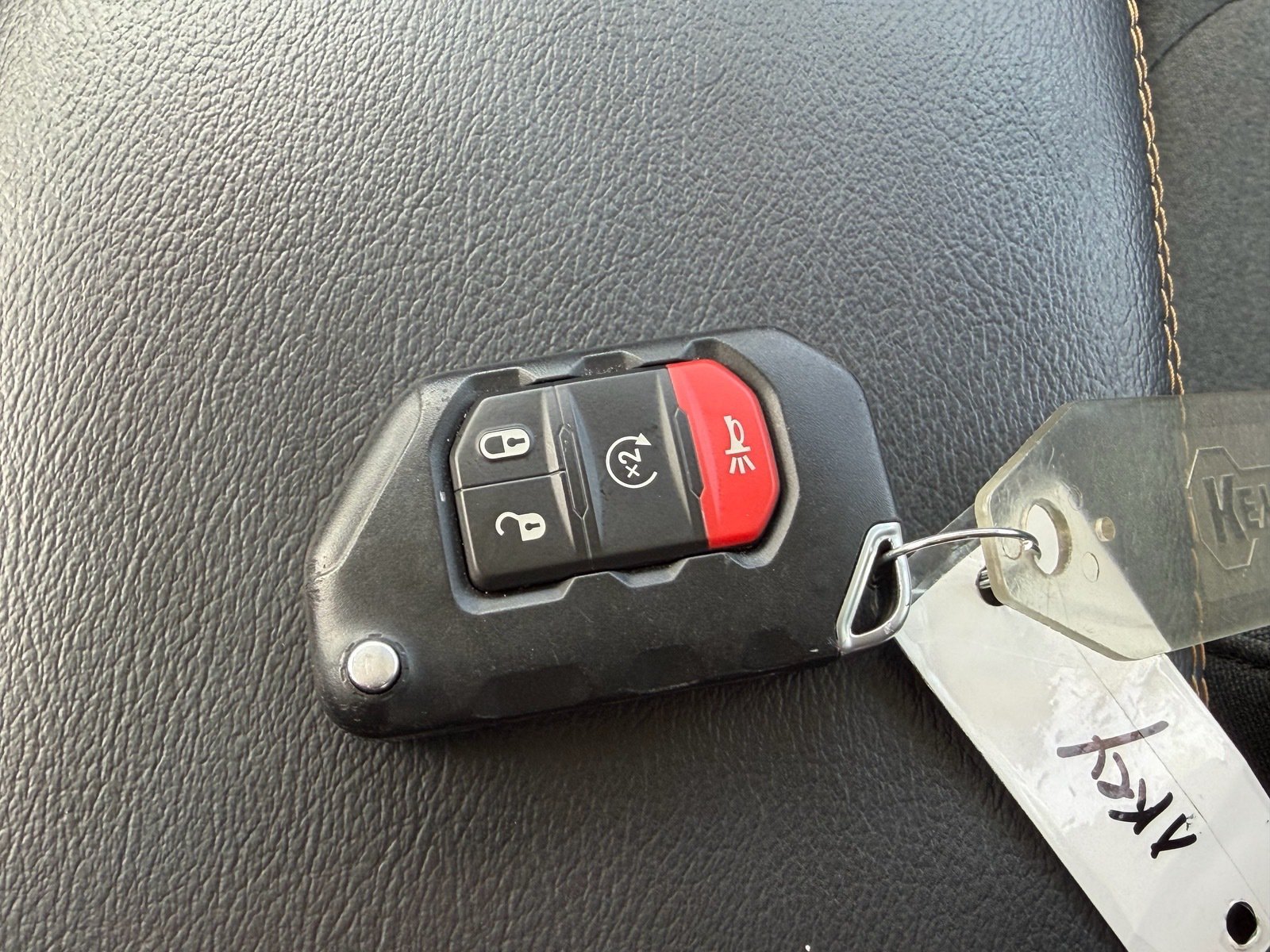 Used 2025 Jeep Wrangler Unlimited Sahara AWD/4WD image 18