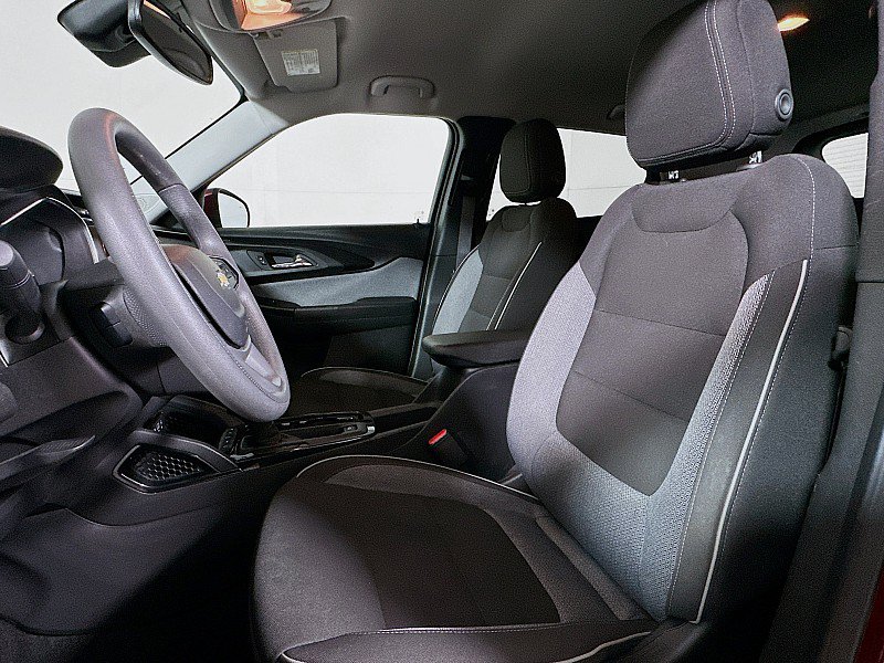 Used 2023 Chevrolet TrailBlazer LT w/ Convenience Package FWD image 11