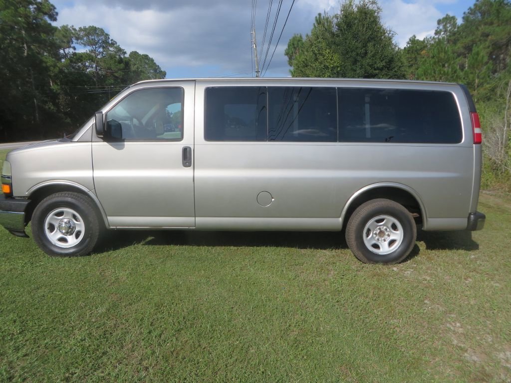 Used 2003 Chevrolet Express 1500 Passenger w/ LS Preferred Equipment Group