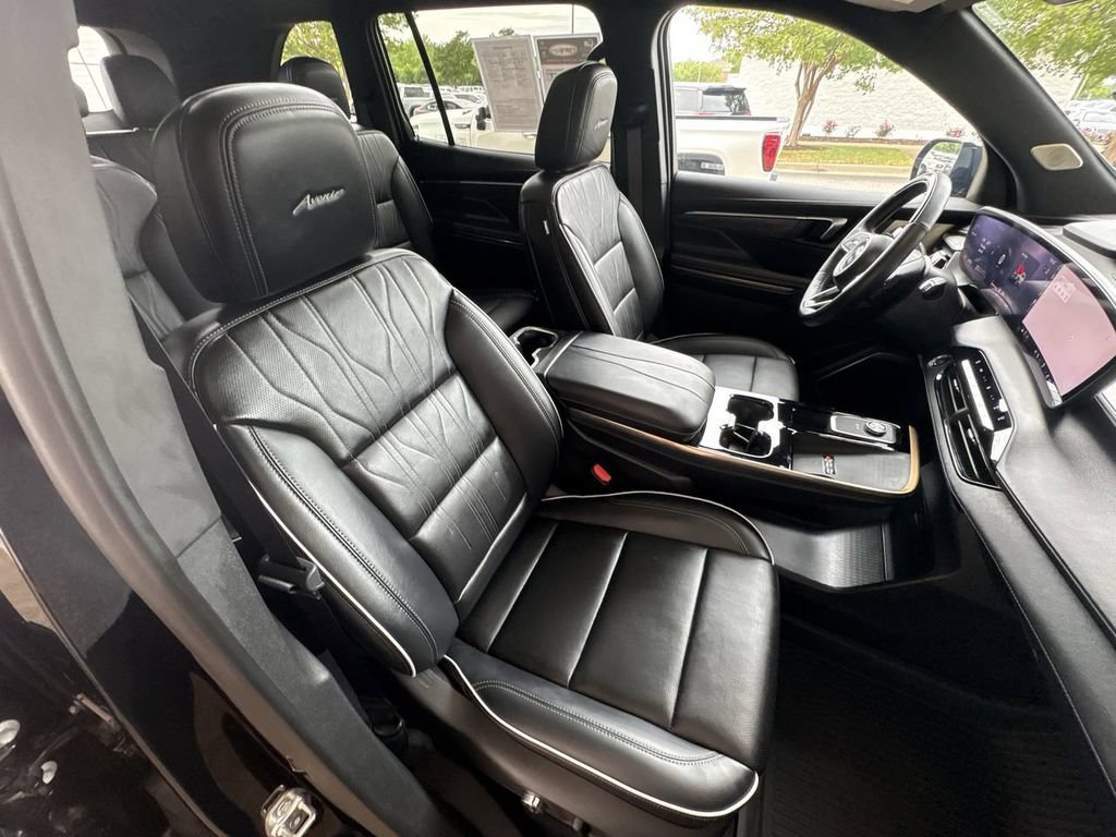 Certified 2025 Buick Enclave Avenir AWD/4WD image 29