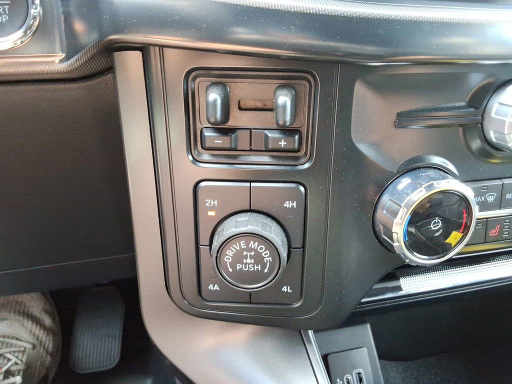 Used 2025 Ford F150 Lariat w/ Equipment Group 501A Mid AWD/4WD image 35