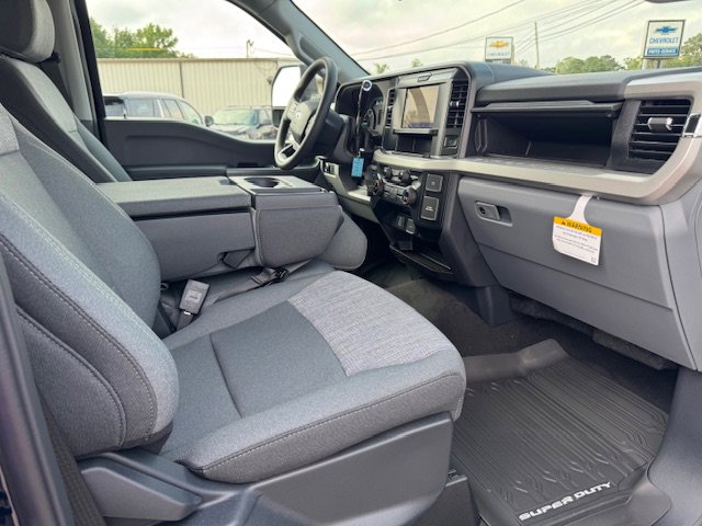 New 2025 Ford F250 4x4 Crew Cab Super Duty image 13