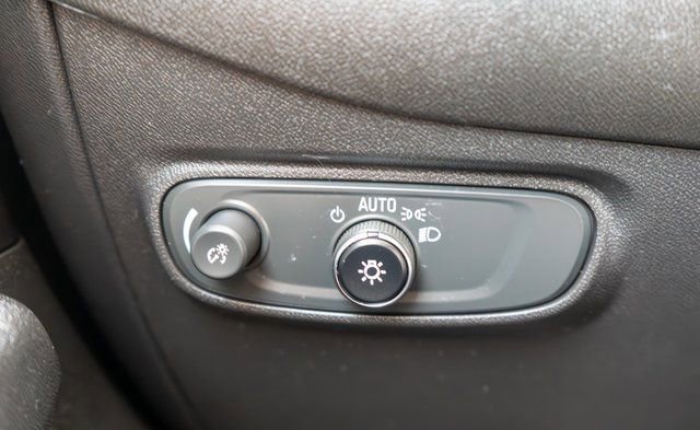 Used 2023 Chevrolet Equinox LS image 34