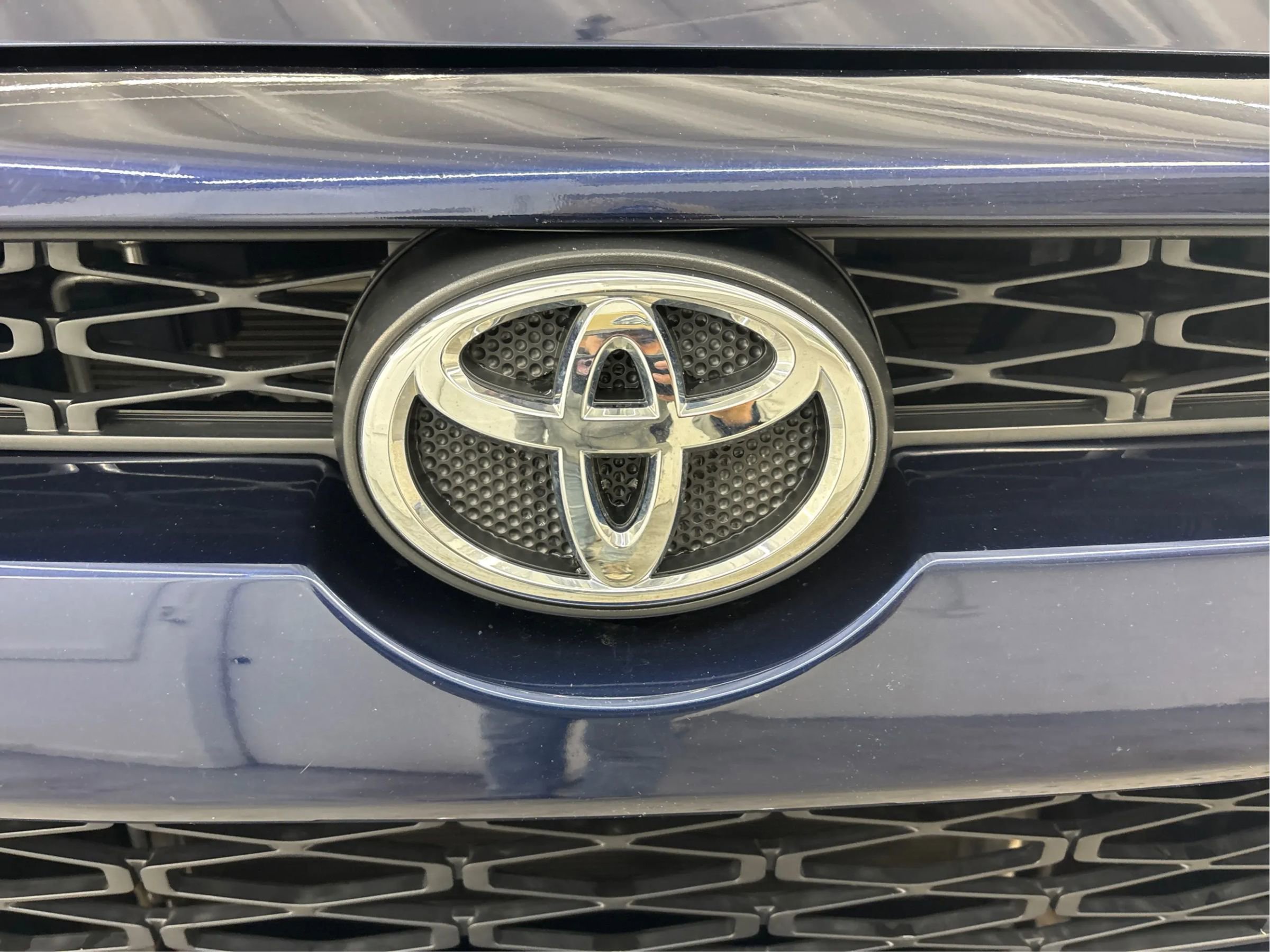 Used 2016 Toyota 4Runner SR5 AWD/4WD image 33