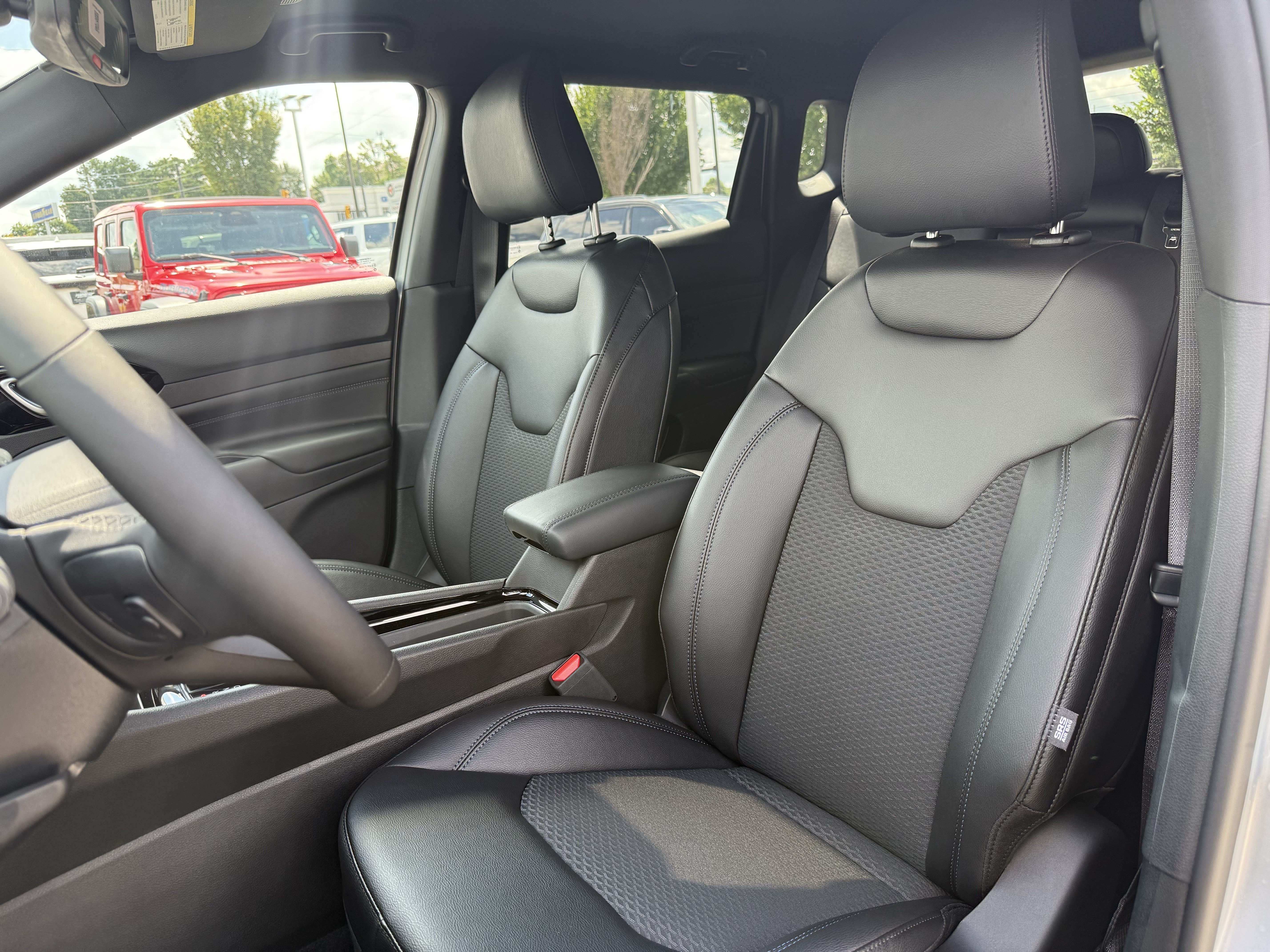 New 2026 Jeep Compass Latitude AWD/4WD image 16