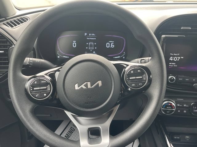 Used 2023 Kia Soul S FWD image 15