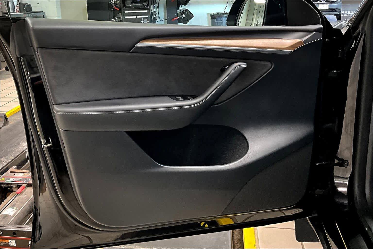 Used 2023 Tesla Model Y AWD image 20