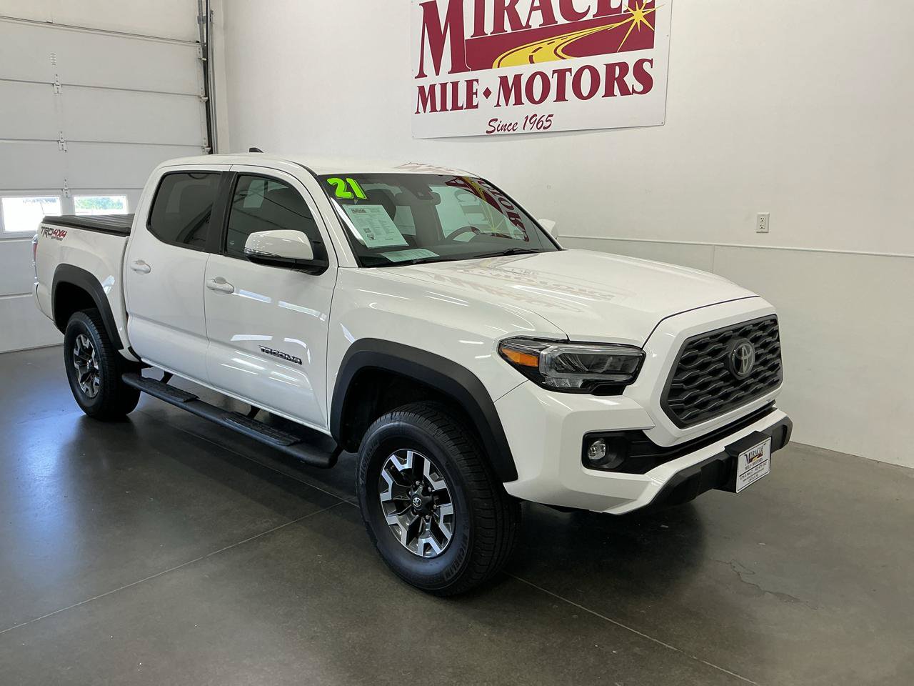 Used 2021 Toyota Tacoma TRD Off-Road AWD/4WD image 1