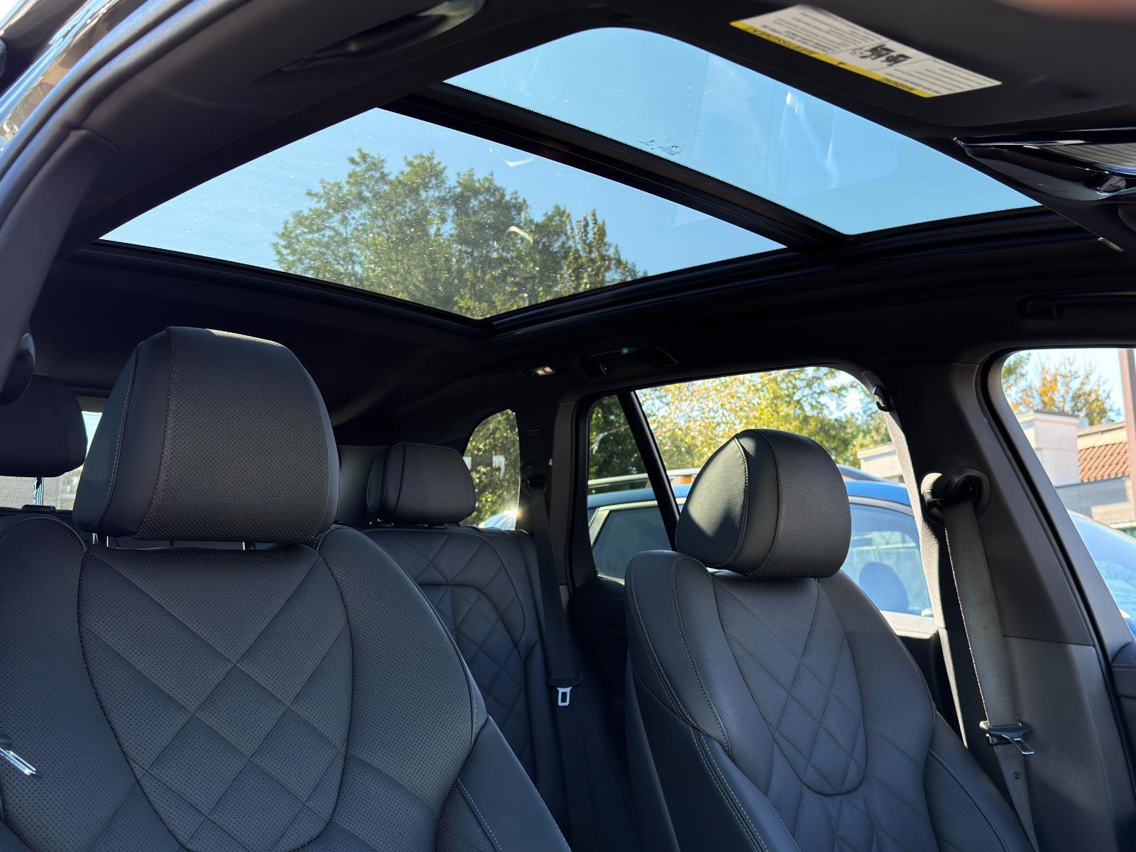 Used 2025 BMW X5 xDrive40i w/ M Sport Package image 28