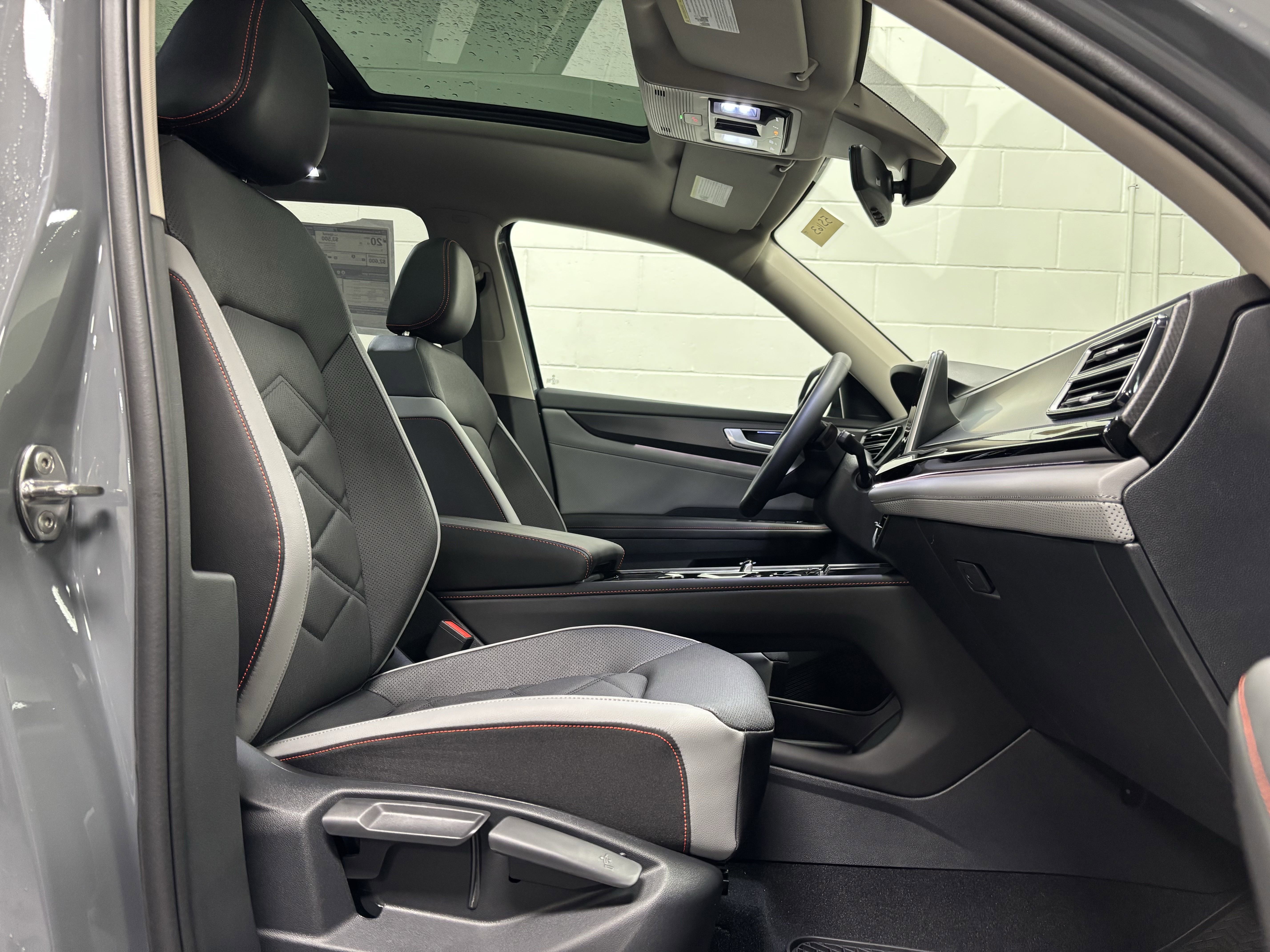 New 2025 Volkswagen Atlas Peak Edition SE image 10