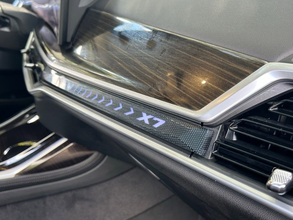 Used 2024 BMW X7 xDrive40i image 38