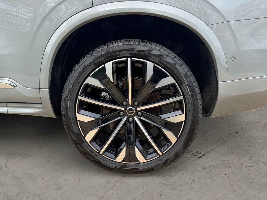 New 2026 Volvo XC90 B6 Plus w/ Protection Package Premier AWD/4WD image 8