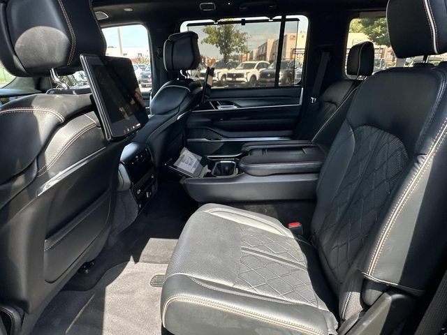 Used 2023 Jeep Grand Wagoneer Series III w/ Rear Seat Video Group 1 AWD/4WD image 15