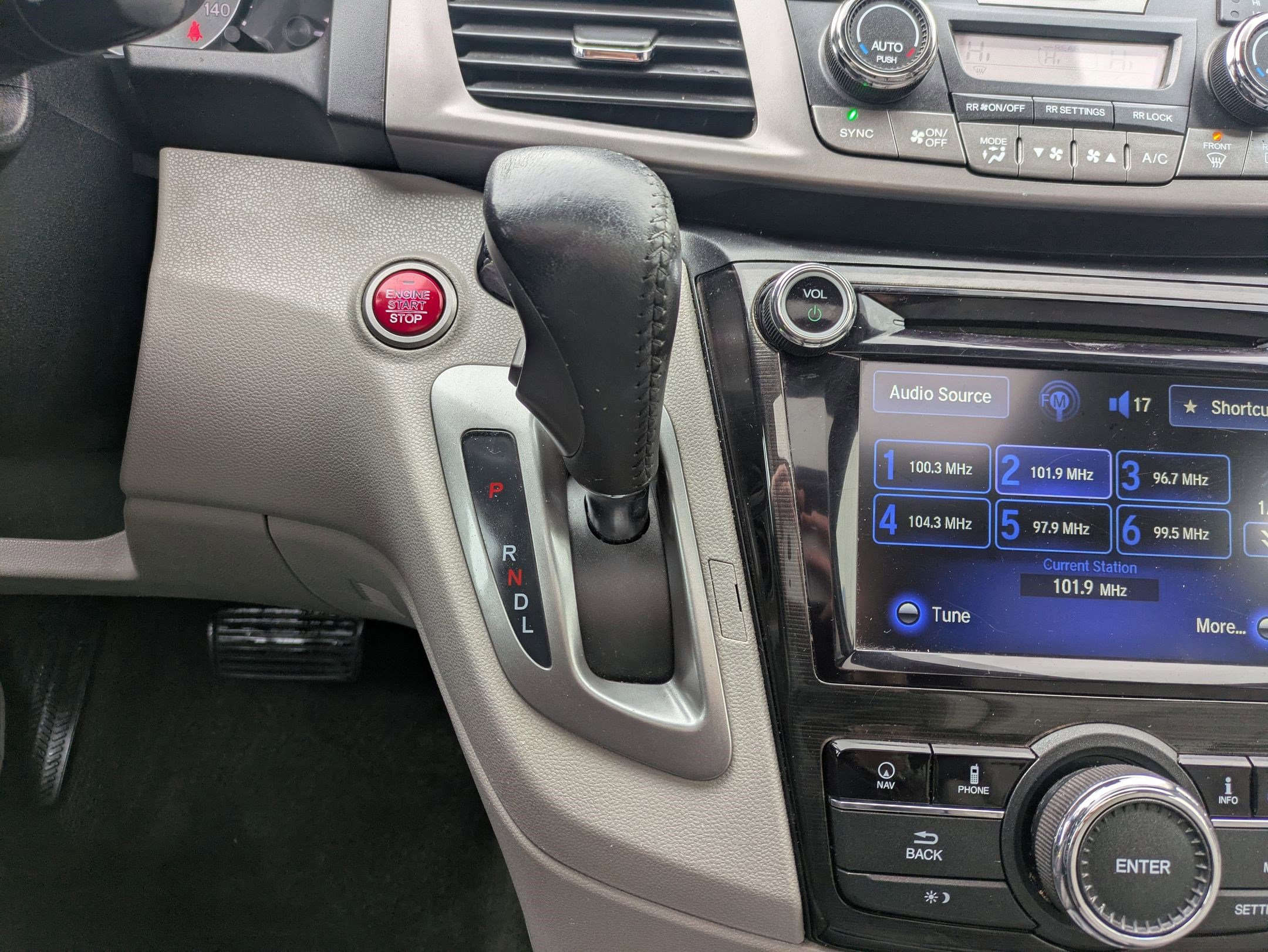 Used 2015 Honda Odyssey Touring image 29