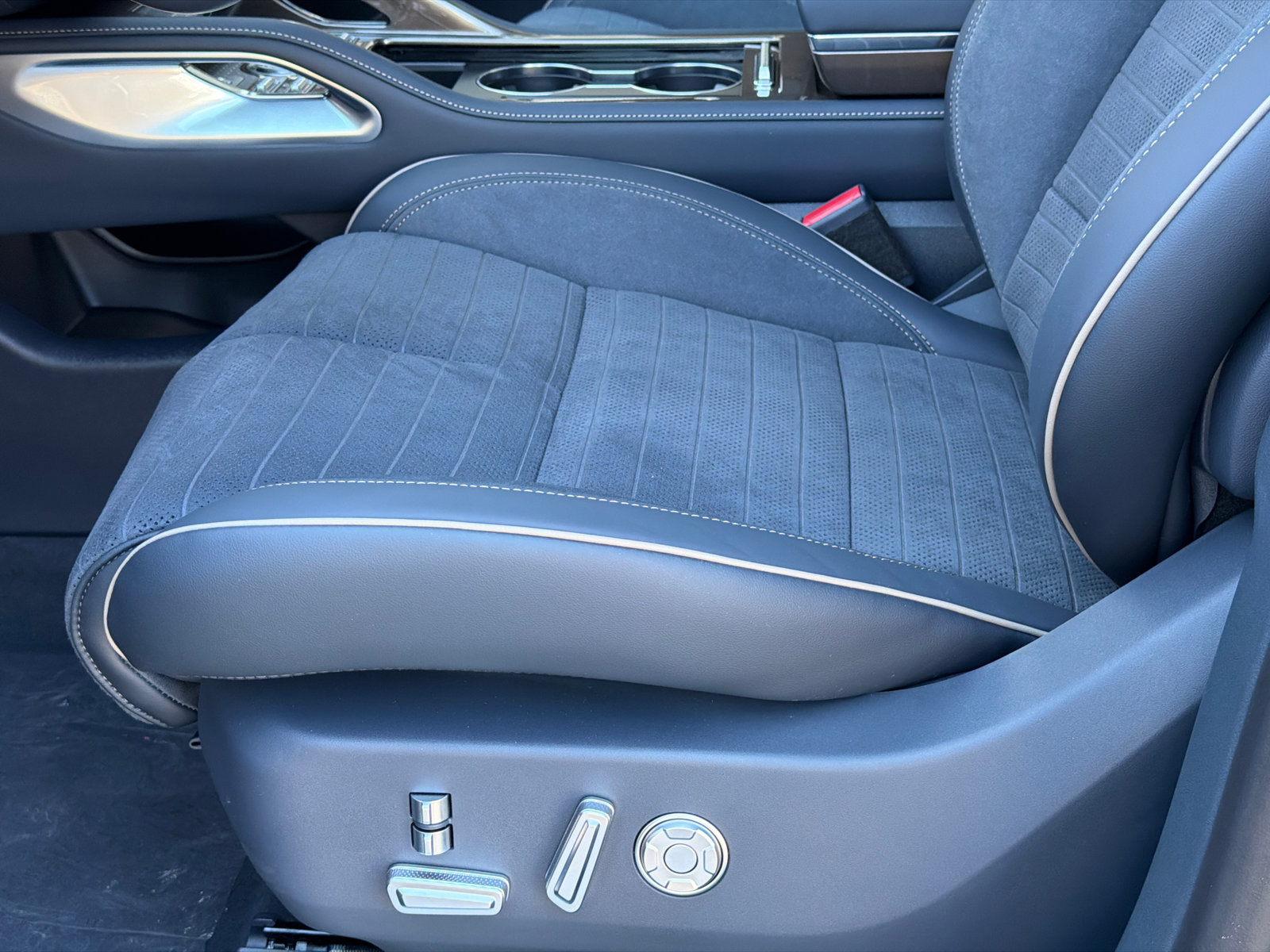New 2026 Lincoln Nautilus Black Label AWD/4WD image 16