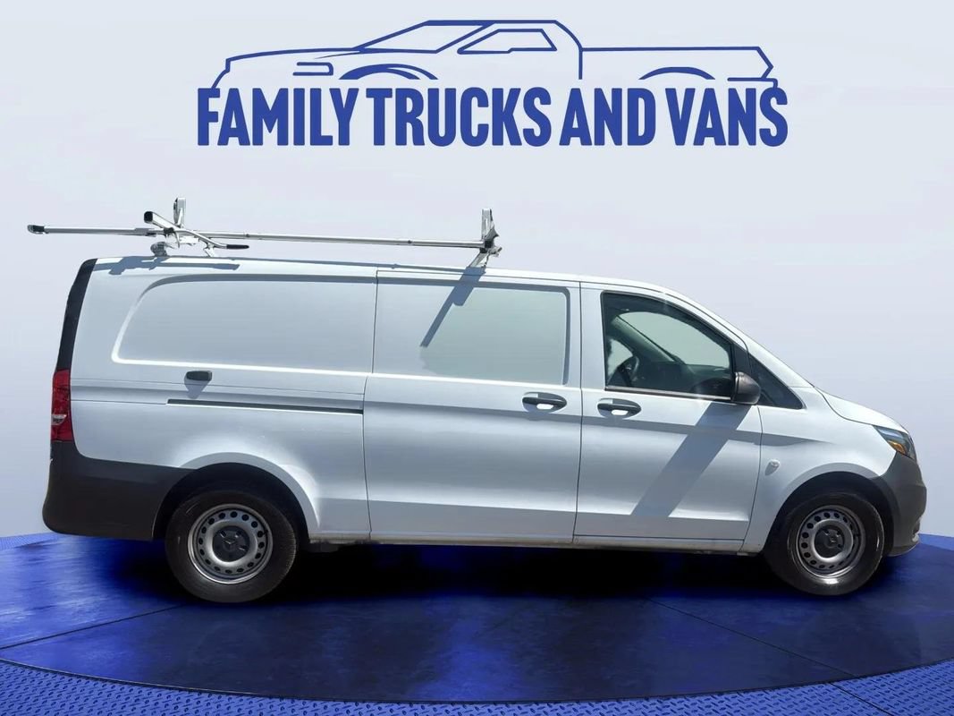 Used 2023 Mercedes-Benz Metris image 6