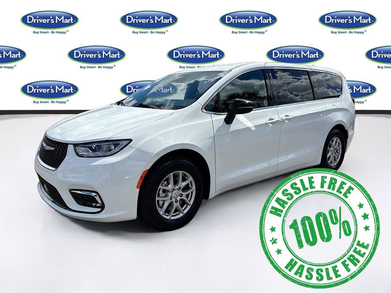 Used 2025 Chrysler Pacifica Select FWD image 3