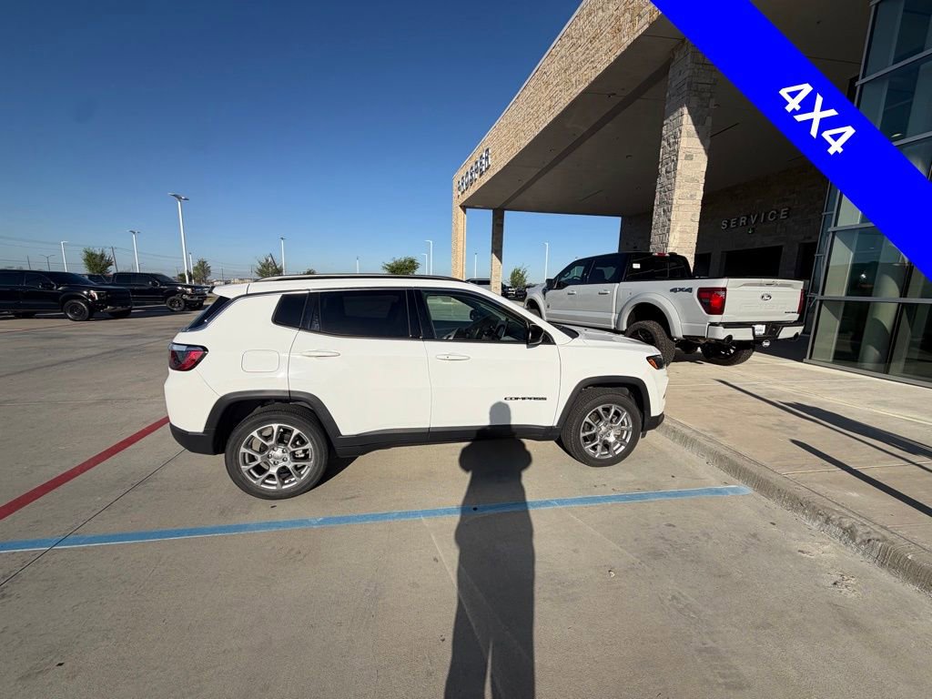 Used 2022 Jeep Compass Latitude image 7