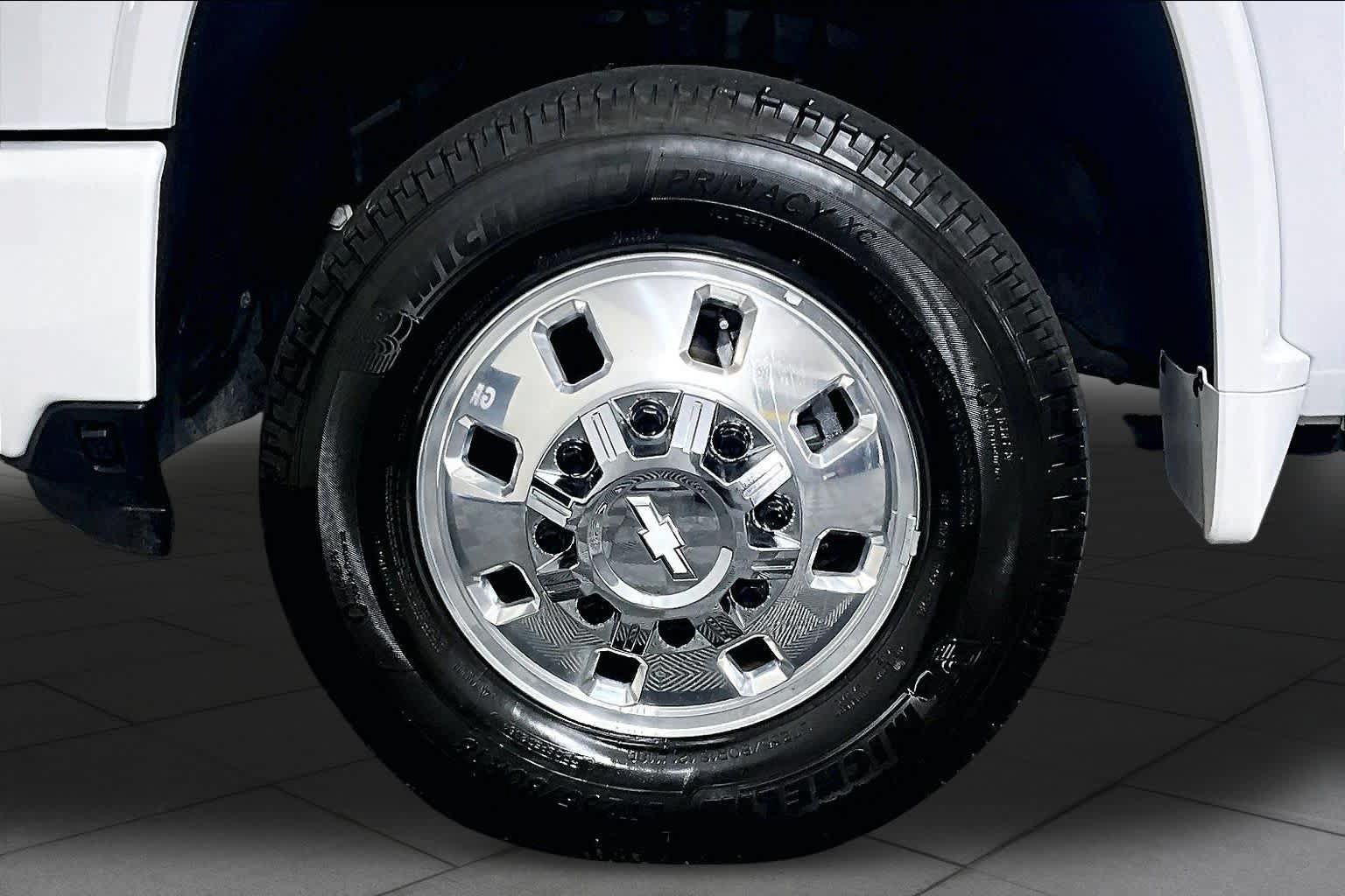 Certified 2026 Chevrolet Silverado 3500 High Country w/ High Country Premium Package AWD/4WD image 10