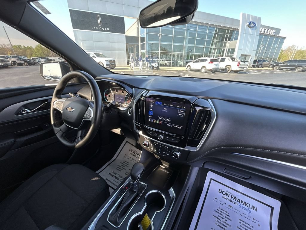 Used 2023 Chevrolet Traverse LT AWD/4WD image 11