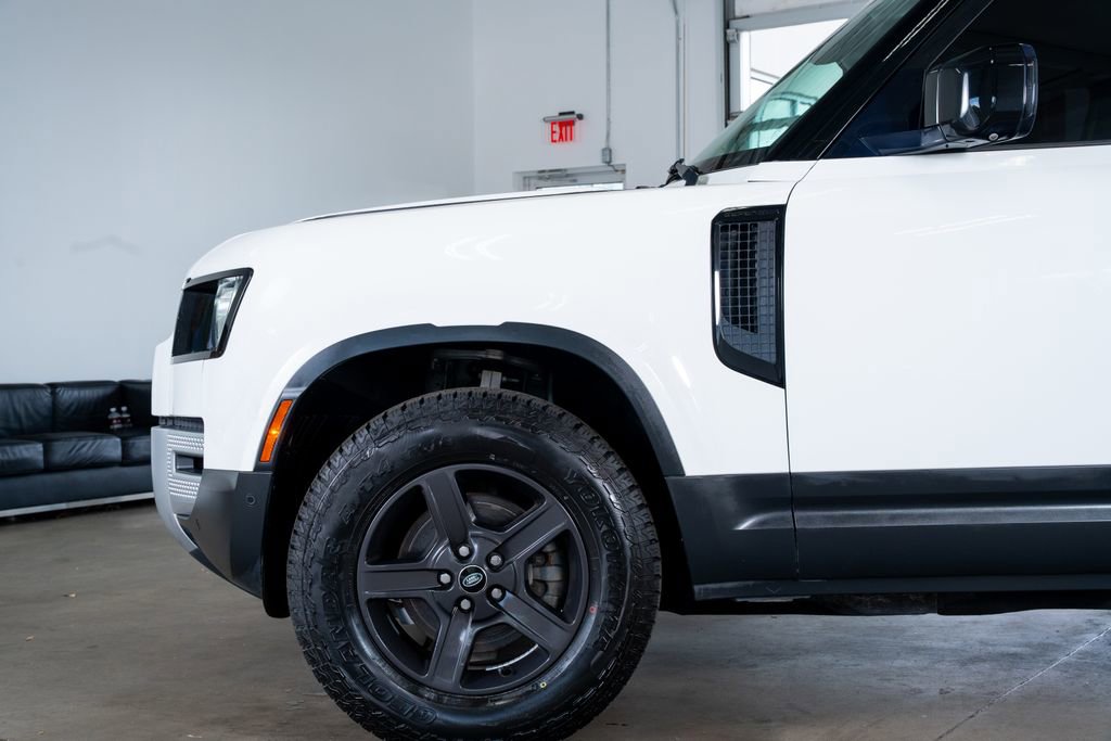 Used 2022 Land Rover Defender 90 S AWD/4WD image 9