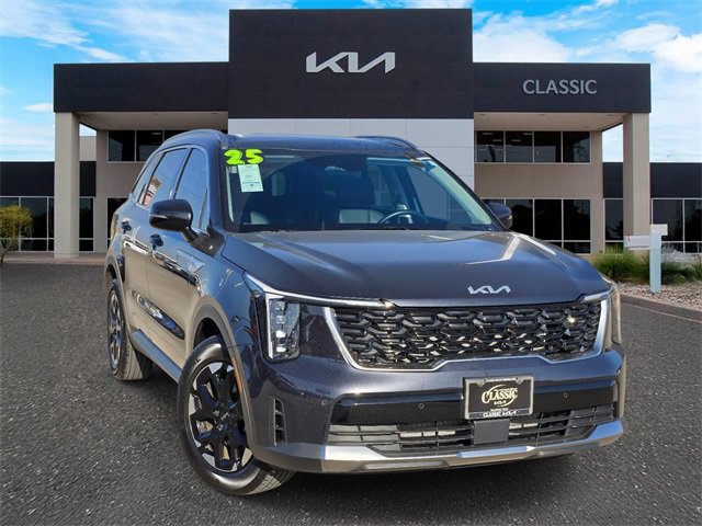 Certified 2025 Kia Sorento S w/ Panoramic Sunroof Package