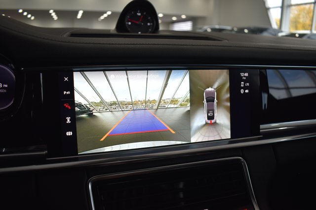 Used 2022 Porsche Panamera RWD image 17