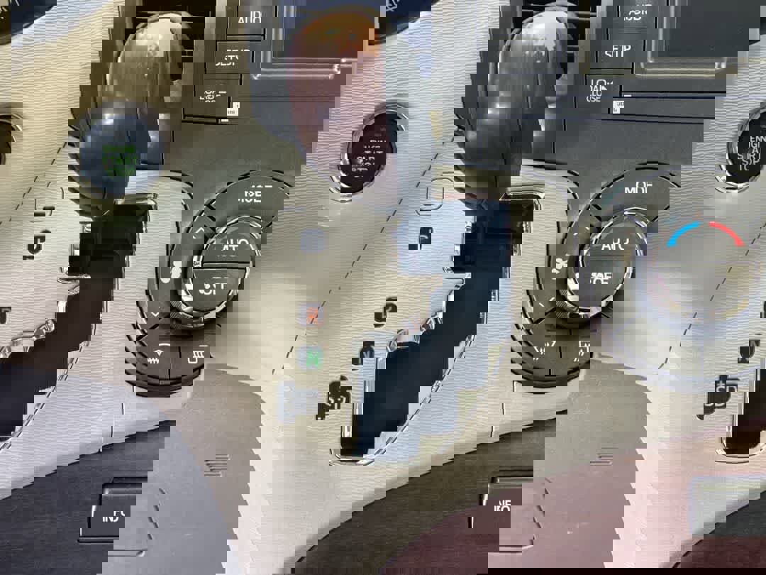 Used 2014 Toyota Sienna Limited image 22