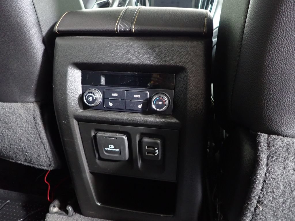 Used 2019 Chevrolet Traverse Premier w/ LPO, Blackout Package AWD/4WD image 41