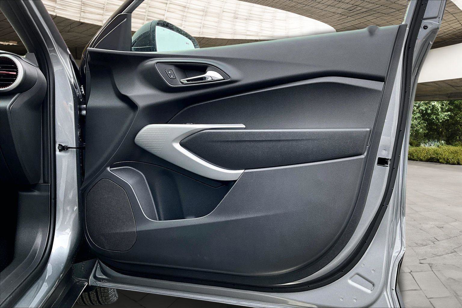 New 2026 Chevrolet Trax RS w/ Driver Confidence Package image 13