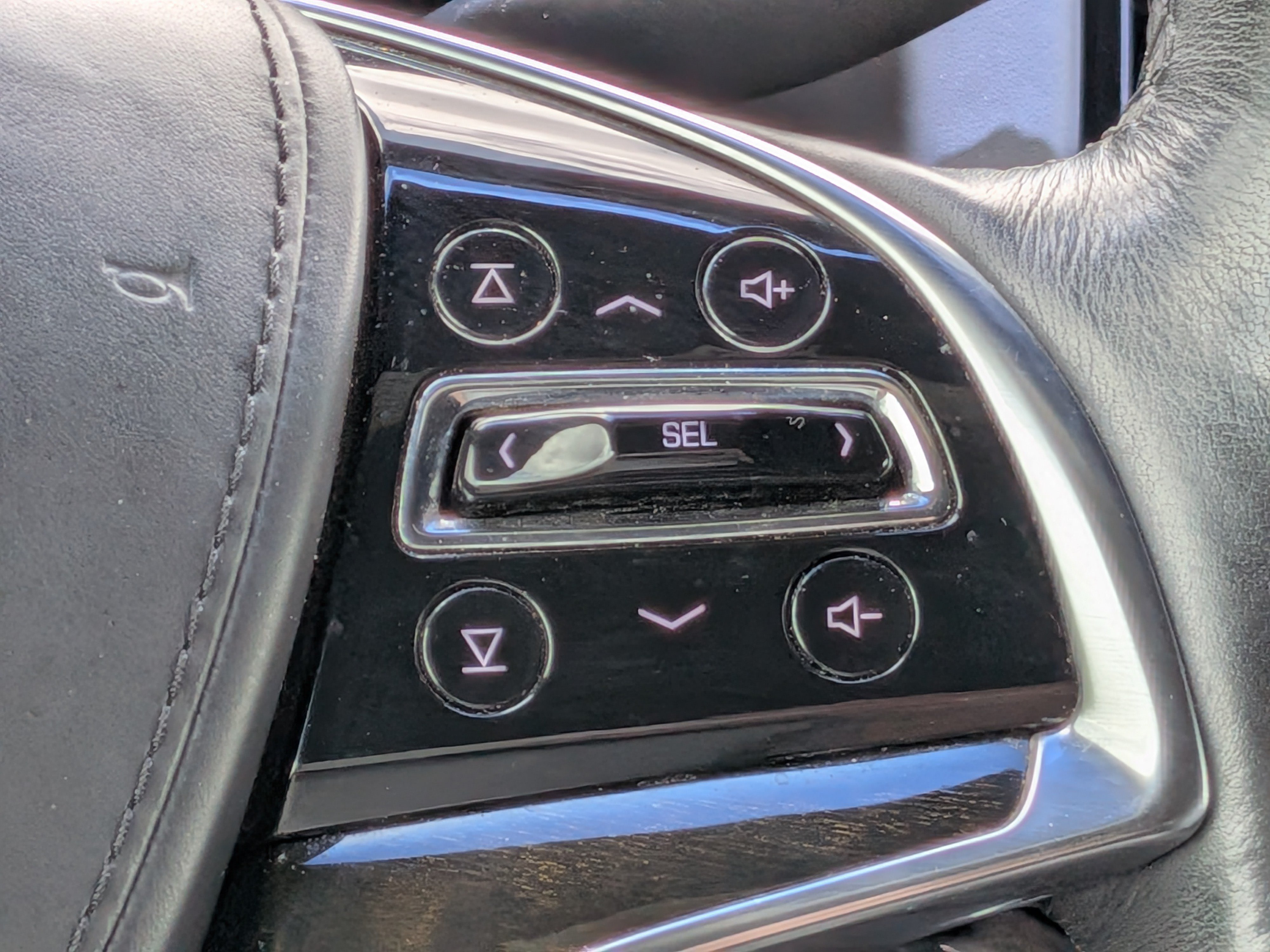 Certified 2019 Cadillac Escalade Platinum AWD/4WD image 29