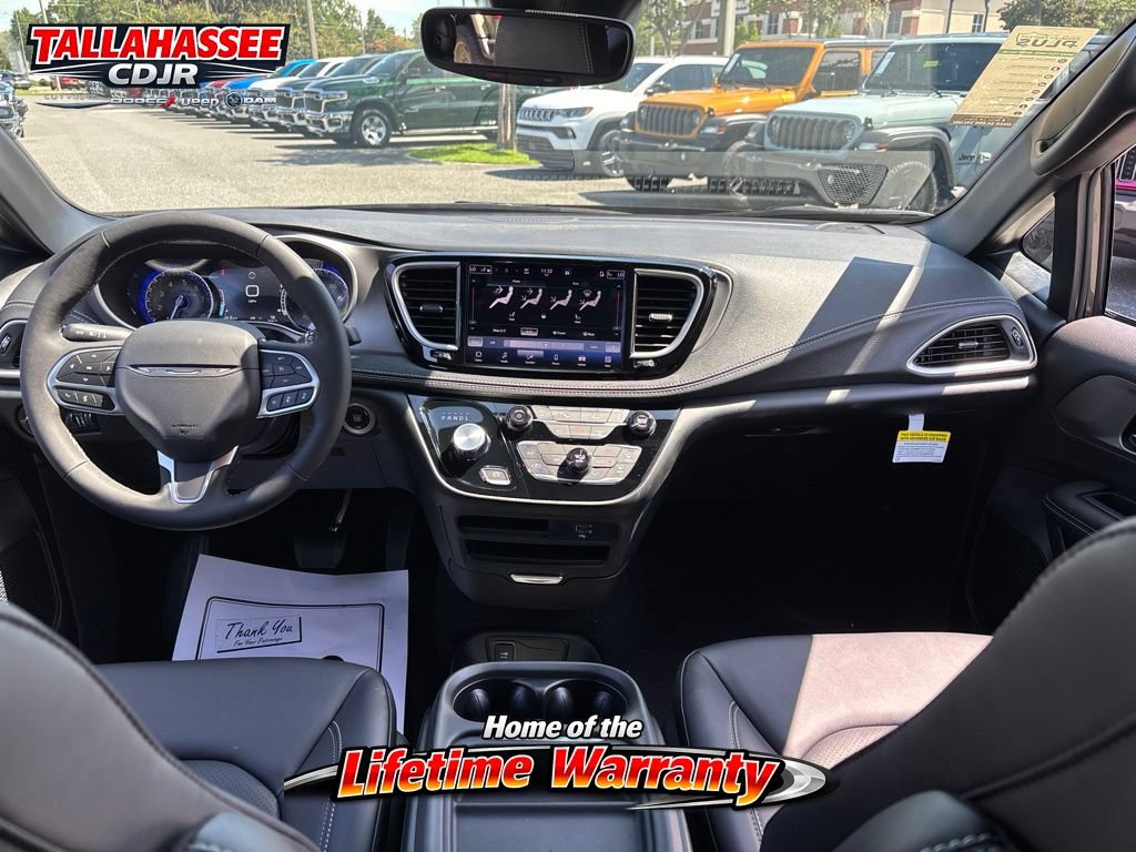 New 2027 Chrysler Pacifica Select FWD image 32