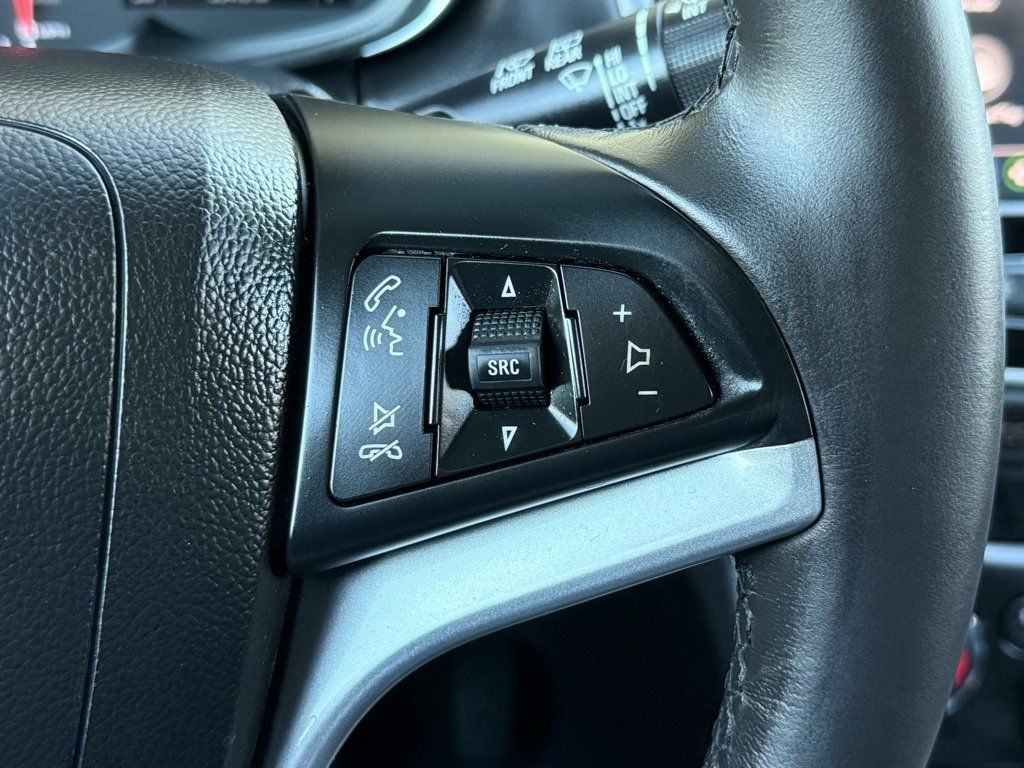 Used 2021 Chevrolet Trax LT w/ LT Convenience Package image 34