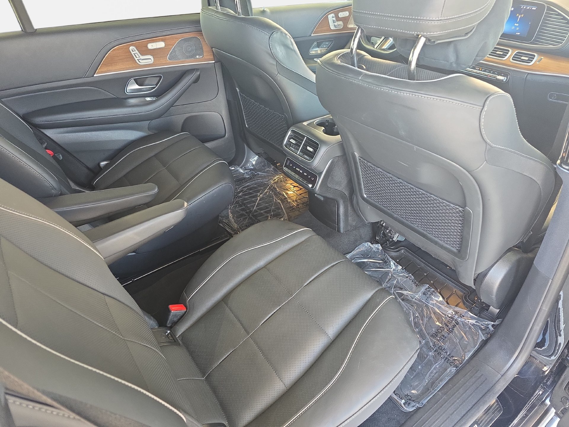 Used 2025 Mercedes-Benz GLS 580 4MATIC image 11