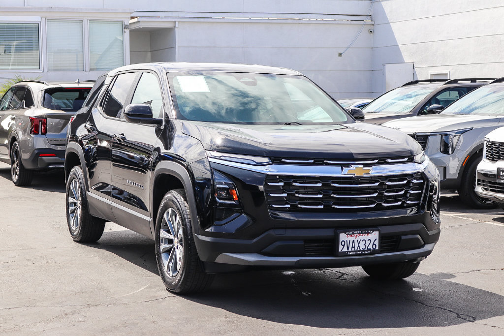 Used 2026 Chevrolet Equinox LT FWD image 3