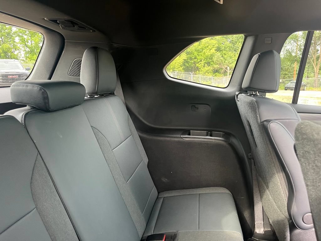 Used 2024 GMC Acadia AT4 w/ Luxury Package AWD/4WD image 36