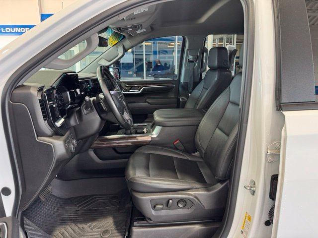 Used 2024 Chevrolet Silverado 1500 RST w/ RST All Star Premium Package AWD/4WD image 7