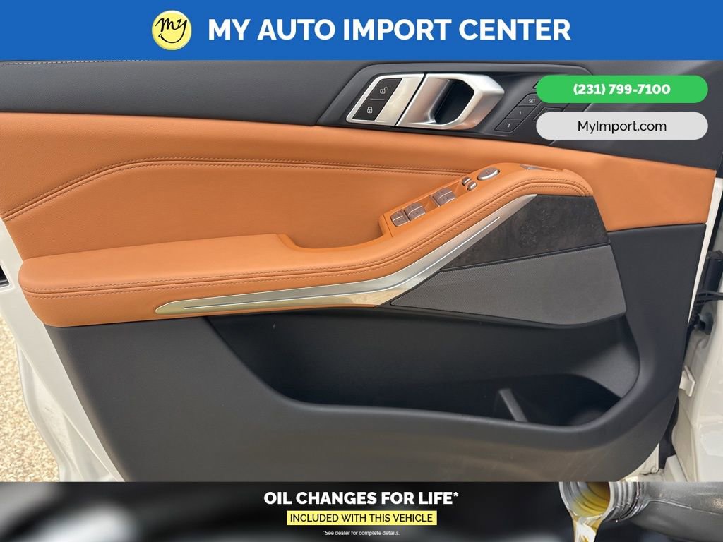 Used 2024 BMW X7 xDrive40i w/ Premium Package image 10