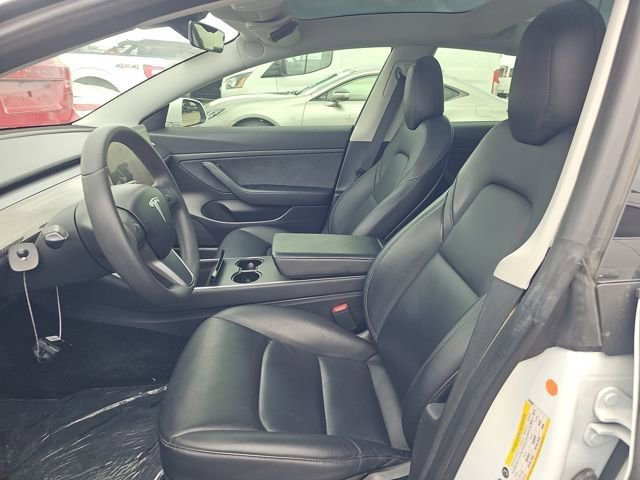 Used 2020 Tesla Model 3 Standard Range RWD image 4