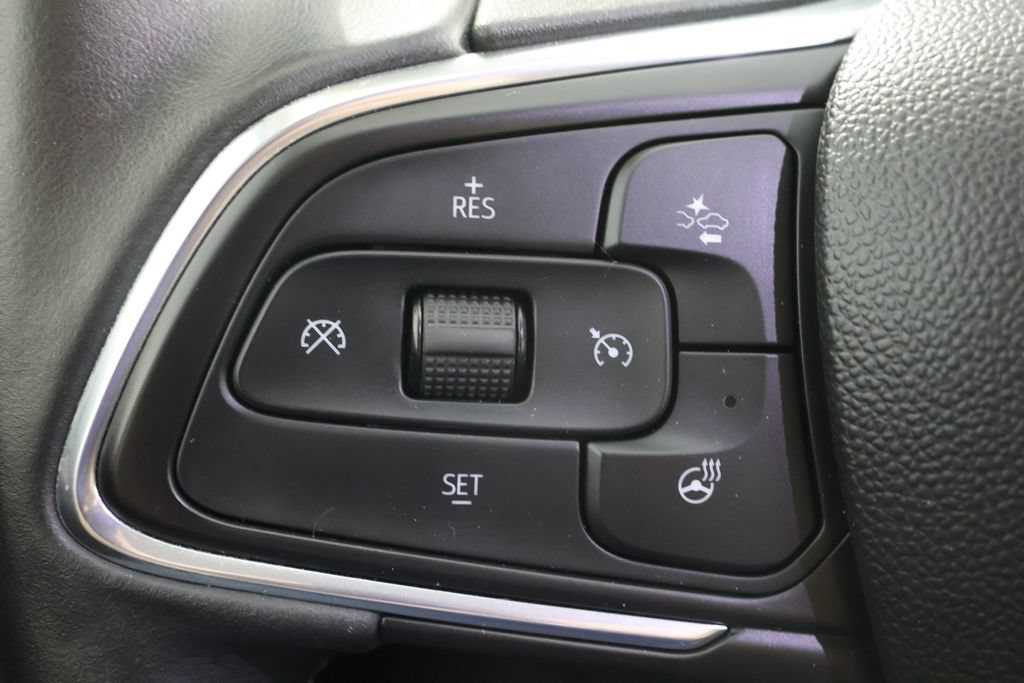 Used 2023 Buick Envision Essence AWD/4WD image 11