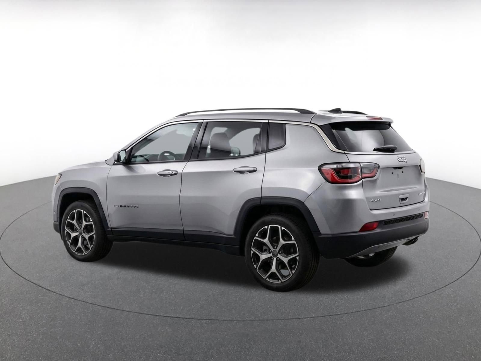 Used 2025 Jeep Compass Limited AWD/4WD image 7