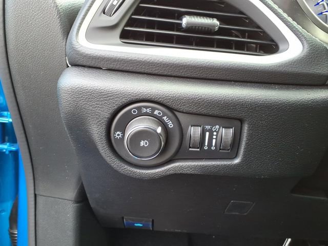 New 2026 Chrysler Pacifica Select image 16