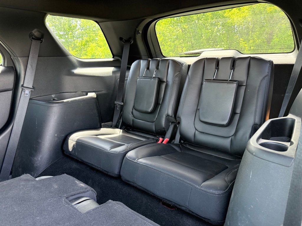 Used 2018 Ford Explorer XLT w/ Equipment Group 202A AWD/4WD image 8