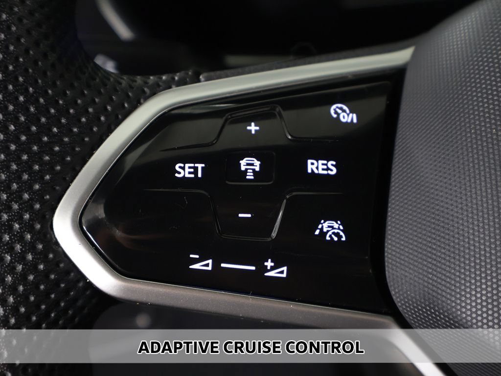Used 2024 Volkswagen Tiguan SE R-Line FWD image 4