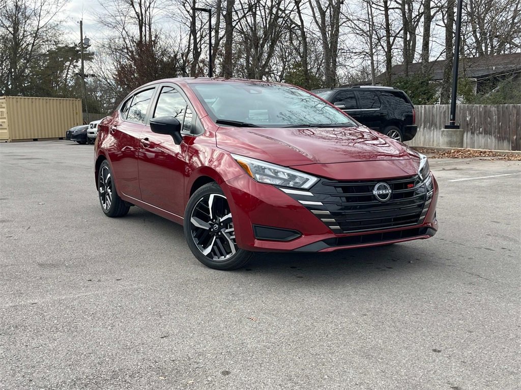 Used 2025 Nissan Versa SR w/ Trunk Package image 3